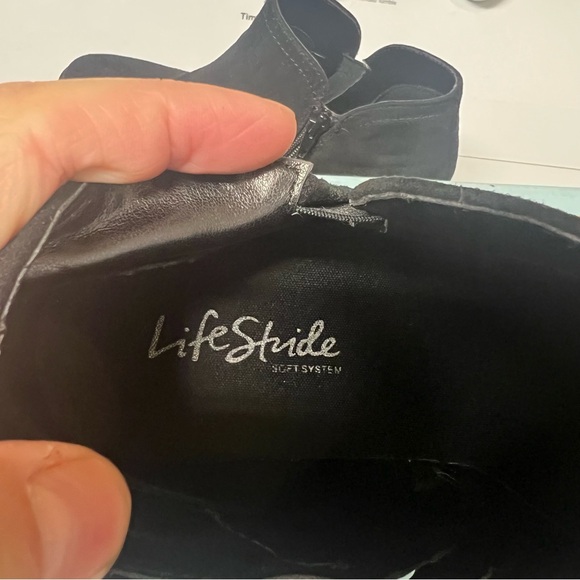 LifeStride Ladies booties size 8; black with side zipper; excellent condition - Picture 5 of 7